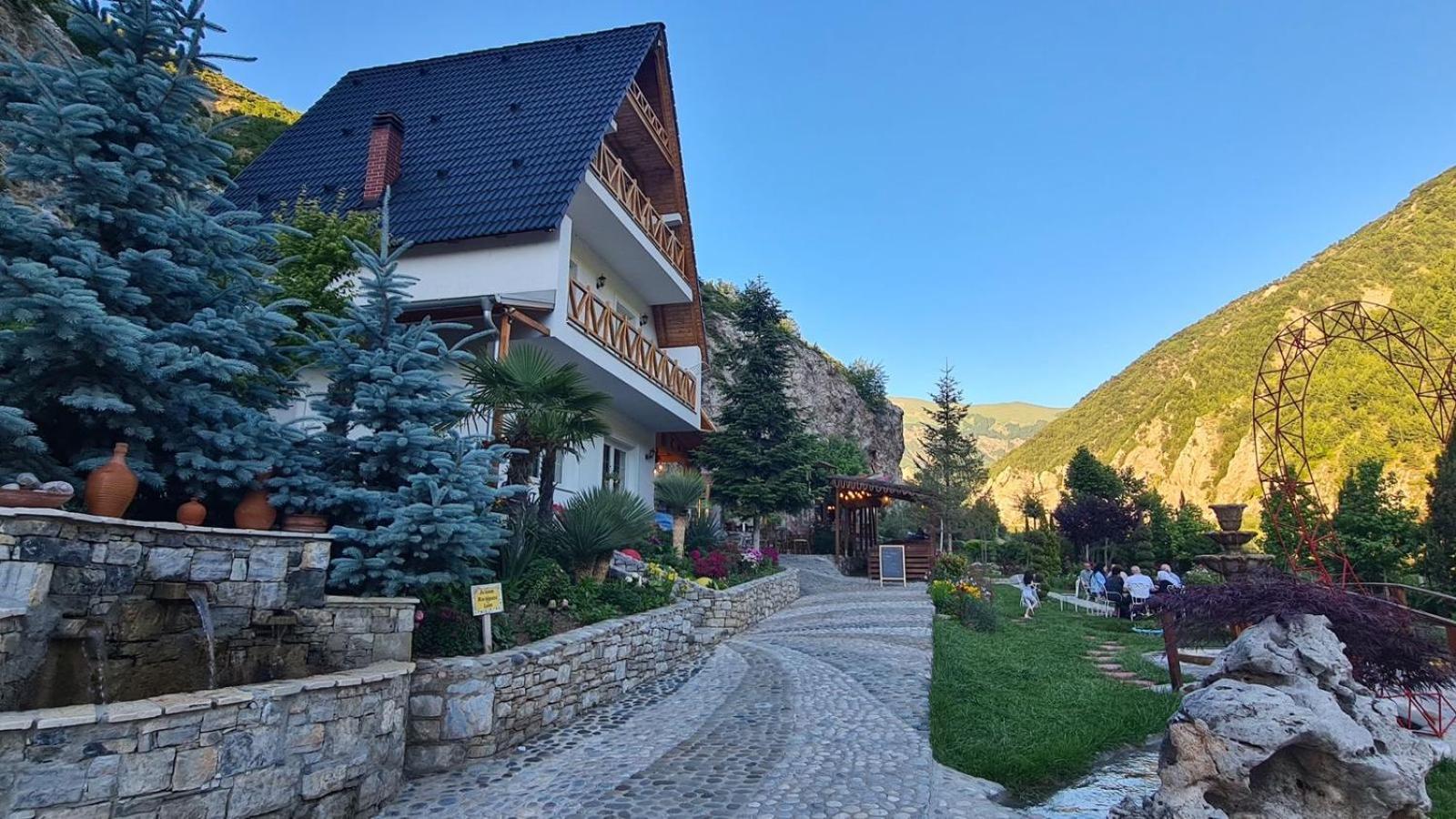 Dibra Park Agrotourism Hotell Peshkopi Eksteriør bilde